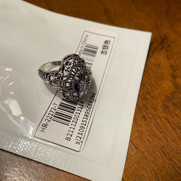 Vintage Antique Silver Amethyst Ring - Picture 9 of 9